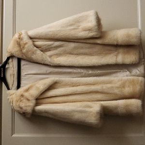 Exceptionally Beautiful Blonde Mink Jacket w Large Collar 3/4 Sleeves 2 Pockets